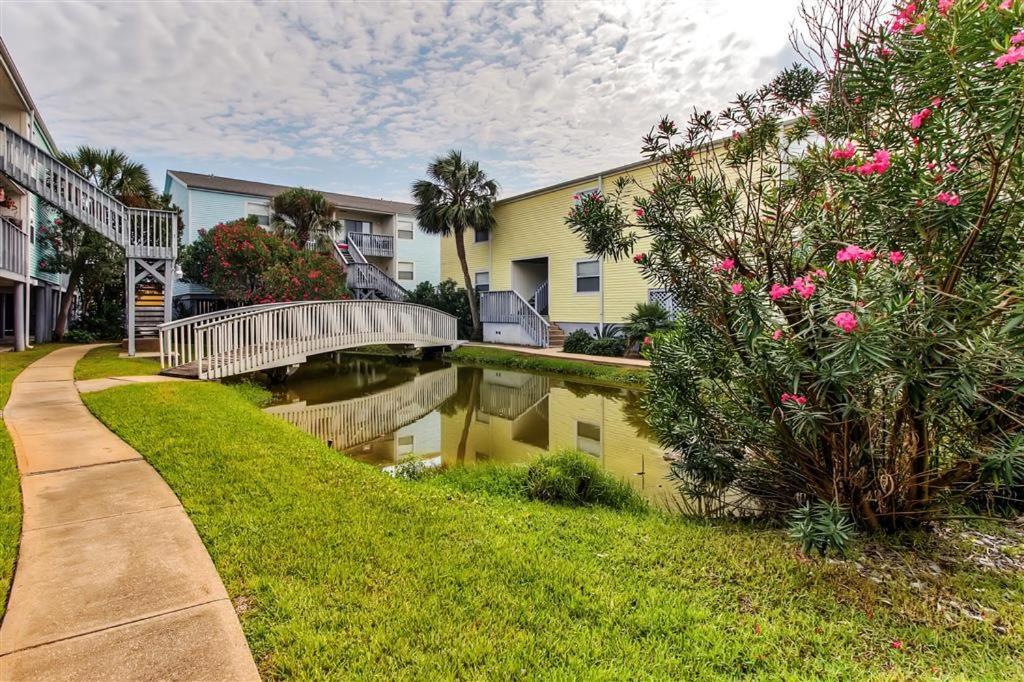 Renovated Pensacola Beach Condo With Community Pool! Exteriör bild
